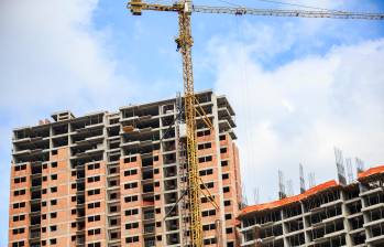 Durante 2025 el sector de la construcción observó una contracción de 2,8%, según el Dane. FOTO Camilo Suárez