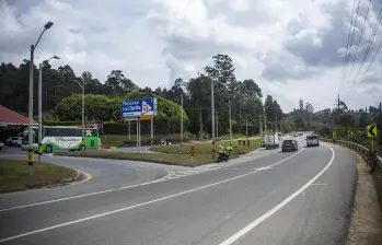 Las administraciones municipales serán las que estarán a cargo de la atención de las emergencias y accidentes en la autopista Medellín-Bogotá, ya que Invías no operará las ambulancias ni las grúas que dejó Devimed. FOTO: CAMILO SUÁREZ