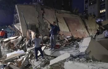 Equipos de rescate continúan las labores en las zonas afectadas por los terremotos en Venezuela, mientras organizaciones como World Vision hacen un llamado urgente a la solidaridad internacional para apoyar a las familias damnificadas. FOTO: Cortesía World Vision.