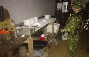 Este era el megalaboratorio donde el grupo criminal Clan del Golfo producía la droga. FOTO: EJÉRCITO NACIONAL 