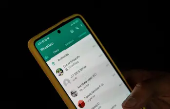 La Ley de Mercados Digitales exigió a Meta la apertura del sistema de mensajería de WhatsApp y Messenger para que usuarios de distintos servicios de mensajería pudieran comunicarse entre sí sin tener que tener una cuenta en cada aplicación. Foto EL COLOMBIANO. 
