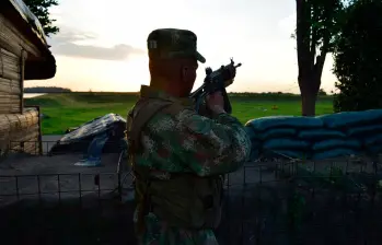 El Ejército fue sacado de la zona por un grupo de campesinos que, al parecer, estaban siendo instrumentalizados y presionados por los armados. FOTO COLPRENSA
