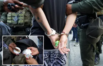 Uno de los capturados durante la acción policial junto a la droga incautada. FOTO: Cortesía