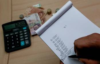 Por un mes debe anotar o registrar todos los gastos que tiene para hacer un buen presupuesto anual. FOTO COLPRENSA