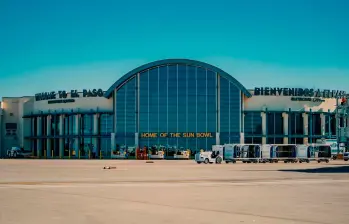 Aeropuerto de El Paso, Texas, ciudad estadounidense fronteriza con México. FOTO: Tomada de Instagram @christianchurches / @flyelp