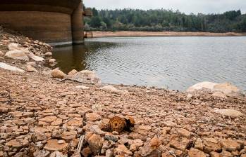 Bogotá lleva más de dos meses con la medida de racionamiento por sectores para mitigar la reducción de los embalses. Foto: Colprensa