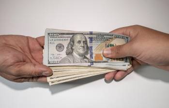 La cotización mínima del dólar en la bolsa colombiana fue hoy de $4.175,30. FOTO EL COLOMBIANO
