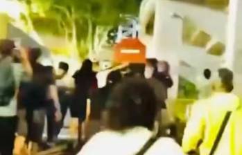 El ataúd de Chapetón a las afueras del Américo Montanini. FOTO: Captura de vídeo