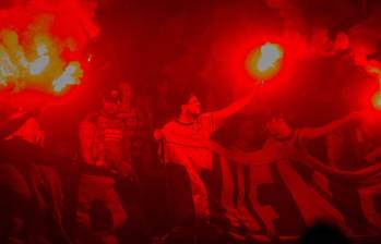 El uso de bengalas en la final ante Independiente Santa Fe fue uno de los causantes de una sanción por parte de la Dimayor. Foto: Andrés Camilo Suárez Echeverry