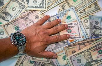 El dólar bajó más de 520 pesos colombianos este año. FOTO CARLOS VELÁSQUEZ. 