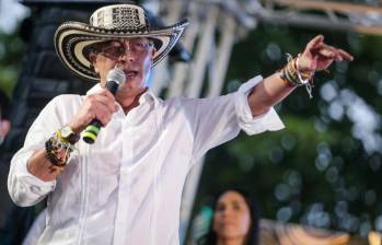 En un extenso mensaje publicado en X, el presidente Gustavo Petro cuestionó la legitimidad de las elecciones presidenciales, habló de la posibilidad de “alzarse en armas” y, al mismo tiempo, reiteró que juró no volver a empuñar armas y que mantendrá su compromiso con la paz. FOTO: Colprensa.