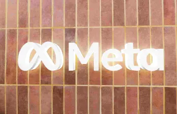 Meta Platforms inició una nueva ronda de despidos como parte de su estrategia para reorganizar la compañía en torno a la inteligencia artificial. FOTO: AFP.