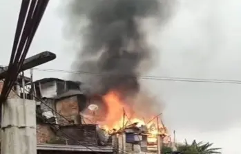 Así fue el incendio que causó la emergencia en Santo Domingo Savio. FOTO: imagen tomada de redes