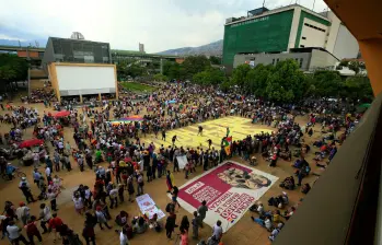 Aspecto de las marchas tras su llegada al Parque de los Deseos. FOTO: Camilo Suárez