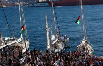 Activistas internacionales de la flotilla Global Sumud que partieron a comienzos de septiembre de Barcelona, fueron deportados por Israel tras la interceptación militar de su flotilla con destino a Gaza. FOTO: Xinhua
