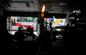 El bajo nivel del río Putumayo impide el transporte fluvial, principal vía de abastecimiento del municipio. foto Colprensa.