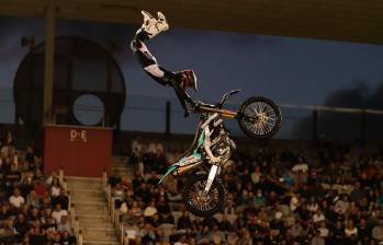 Los atletas desafían las leyes de la gravedad con sus acrobacias. FOTO: Cortesía Nitro Circus