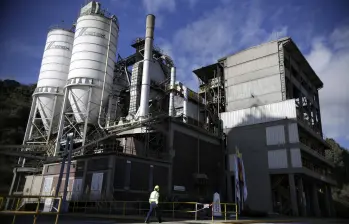 La operación contempla la venta de la planta de cemento Caracolito, el molino de molienda Santa Rosa y varias instalaciones relacionadas con concreto premezclado, agregados, mortero y aditivos. Foto: Colprensa