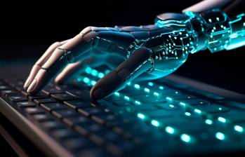 Profesionales de distintos sectores ya integran la inteligencia artificial como aliada en sus labores diarias. FOTO: SHUTTERSTOCK