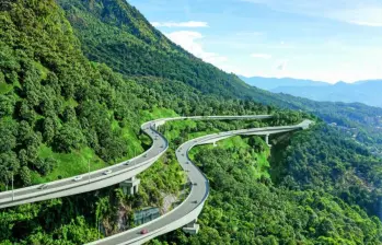 Imagen modelada de cómo quedará la ampliación a doble calzada de la conexión vial Túnel de Oriente. FOTO cortesía odinsa