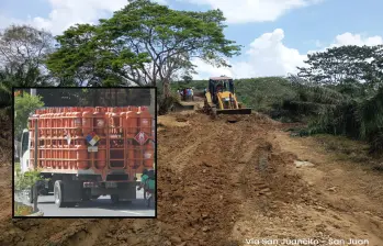 Adelante, imagen de referencia de un vehículo de transporte da gas. Atrás, obras realizadas en Urabá para la llegada de los camiones con el combustible Foto: Manuel Saldarriaga Quintero y Cortesía.