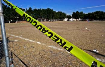 Un grupo de hombres armados abrió fuego contra las personas congregadas para ver un partido de fútbol regional en un recinto de Salamanca, ciudad del estado mexicano de Guanajuato. FOTO: AFP