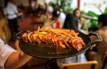 Oferta de La Hacienda, uno de los restaurantes del centro de Medellín. Foto: Camilo Suárez