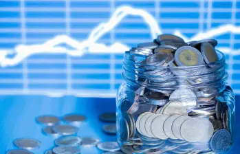 Protección invita a los colombianos a usar la prima como una oportunidad para ahorrar, invertir y fortalecer su bienestar financiero. FOTO: Freepik. 