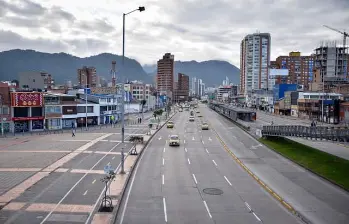 Bogotá restringe la circulación de vehículos particulares entre las 5:00 a. m. y 9:00 p. m. FOTO: Colprensa. 