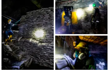 En la montaña donde está la mina de la Zijin en Buriticá se libra una guerra de trincheras por cada metro dentro de las profundidades del título minero de la empresa china. Muros de costales se levantan como barricadas dentro de los túneles. FOTOS: JULIO CÉSAR HERRERA