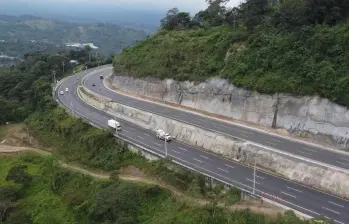De los puntos afectados, varios ya cuentan con paso a un carril o habilitación total, mientras que otros continúan en atención debido a la magnitud de los deslizamientos y afectaciones registrados. Foto: Redes sociales