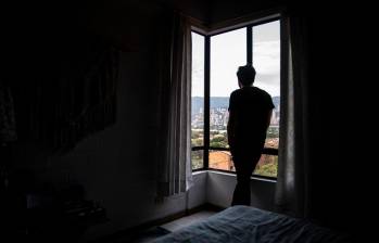 Durante los últimos cuatro años, Medellín no ha logrado cumplir sus metas para reducir la tasa de suicidios. Expertos explican que las redes de apoyo son fundamentales para brindar ayuda. FOTO: CARLOS VELÁSQUEZ PIEDRAHÍTA