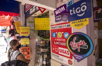 Los reclamos están relacionados con reportes de fallas y pagos siguen siendo los motivos más comunes de contacto con los operadores. FOTO: EL COLOMBIANO