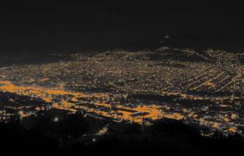 Panorámica nocturna de Medellín desde el cerro el Volador. Foto: Jaime Pérez Munévar