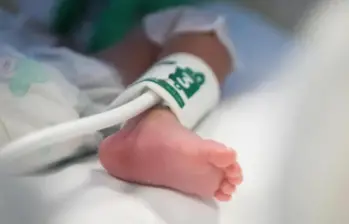 El bebé, quien cumplió un año de haber nacido prematuramente este miércoles 23 de julio, lleva ahora una vida como cualquier otro de su edad. FOTO: Camilo Suárez Echeverry