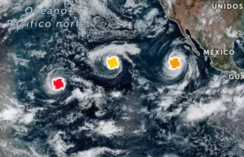 El extraño suceso de tres huracanes en el Pacífico: Marie, Karina y Lowell. FOTO: Captura de pantalla