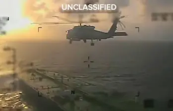 Esta operación cumple la orden del presidente Donald Trump de bloquear totalmente la entrada y salida de petroleros sancionados a Venezuela. FOTO: Gobierno de Estados Unidos