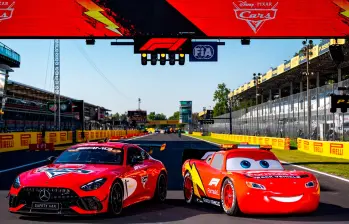 Rayo McQueen y el coche de seguridad de la Fórmula Uno en Monza. FOTO: X F1