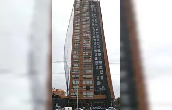 Ciudadano alertó sobre edificio con posibles fallas estructurales. Foto: Captura de video @ColombiaOscura