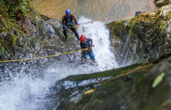 La imponente cascada La Avispa, en el Caquetá, es uno de los principales atractivos de este destino que busca posicionarse como un referente de turismo sostenible. FOTO: Camilo Suárez