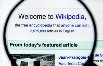 El cofundador de Wikipedia afirmó que su compañía negocia con los gigantes tecnológicos un aporte en contraprestación por el uso de su información. Foto: Getty.