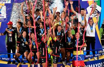 Independiente Santa Fe quedó campeón de la Liga colombiana de 2023 y representará, junto al América de Cali, al país en el torneo continental. FOTO: TOMADA DE TWITTER DE @LibertadoresFEM