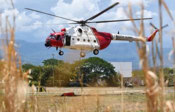 Ante la falta de aeronaves, la Aviación del Ejército tuvo que desempolvar el viejo Mi-17 ruso empleado en la Operación Jaque (2008), el cual está en funcionamiento. FOTO: Cortesía del Ejército.