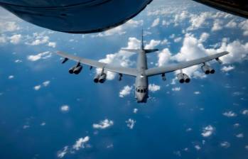 Misteriosos sobrevuelos de aviones de combate B-52 aparecieron brevemente en el Caribe, a la altura de Venezuela. FOTO: Air Forces Southern - @AFSOUTH