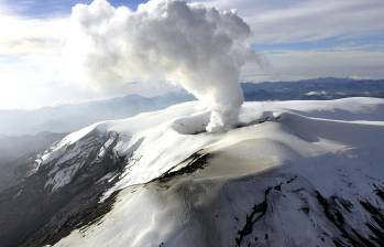 El Nevado del Ruiz tiene una historia eruptiva de 1.8 millones de años y su actividad sísmica inició en el período Plioceno. Foto: Servicio Geológico Colombiano (SGC). 