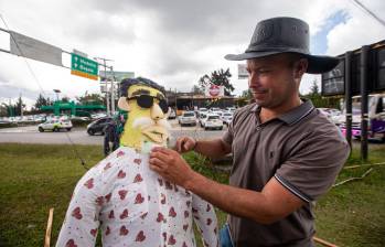 Muñecos de Año Viejo sobreviven en el Oriente de Antioquia
