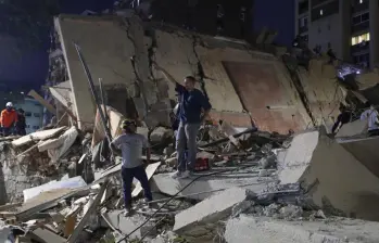 Equipos de rescate continúan las labores en las zonas afectadas por los terremotos en Venezuela, mientras organizaciones como World Vision hacen un llamado urgente a la solidaridad internacional para apoyar a las familias damnificadas. FOTO: Cortesía World Vision.