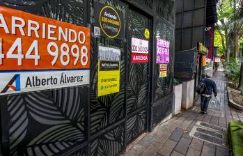 La crisis responde a la drástica reducción de turistas, pérdidas de hasta 90 % en ventas, incrementos en costos de arriendo (hasta $42 millones) y operativos policiales continuos que, según comerciantes, ahuyentan a cientos de clientes. FOTO Manuel Saldarriaga. 