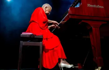 Teresita Gómez tocó el piano en un concierto en el Claustro Comfama. Foto: Cortesía.