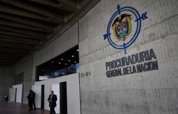 El presidente Gustavo Petro ha insistido con que se debe eliminar la Procuraduría. La idea genera polémica. FOTO colprensa